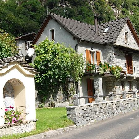 Вілла Casa Fontanella Brione  Екстер'єр фото